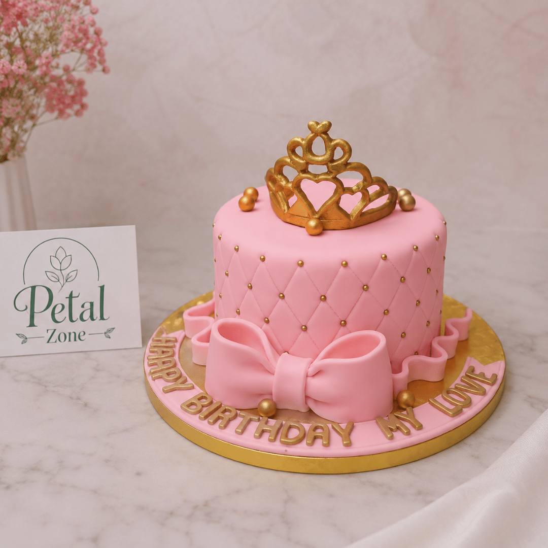 Strawberry Royale – Fondant Cake
