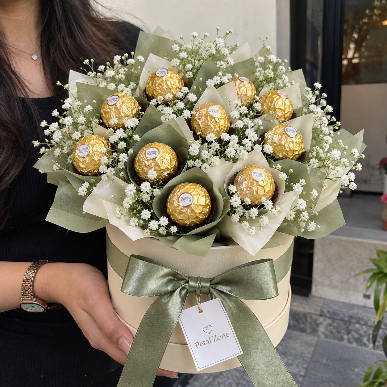 Elegant Gold Box – Box Style Ferrero Bouquet 3