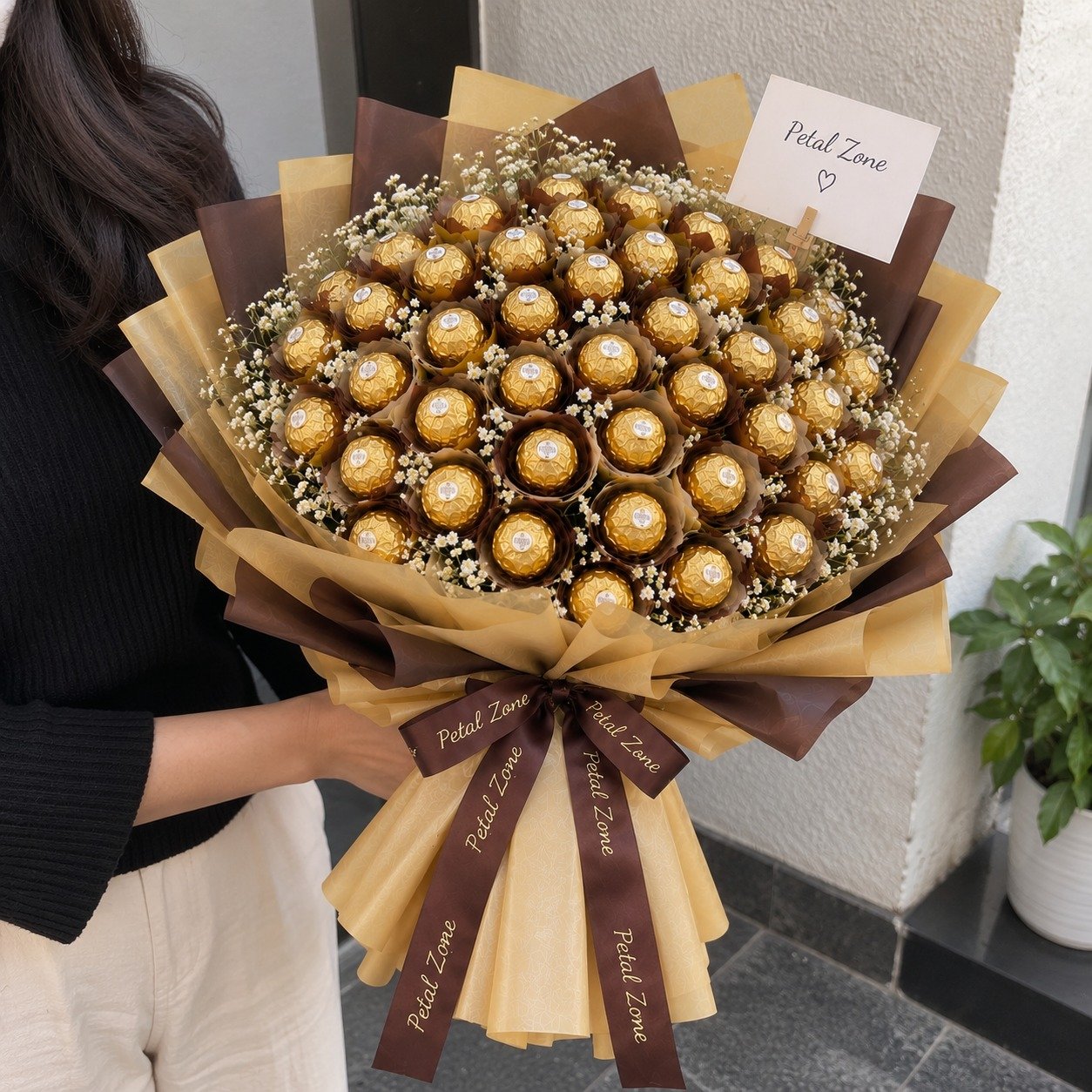 Grand Golden Fantasy – Giant Ferrero Rocher Bouquet 3