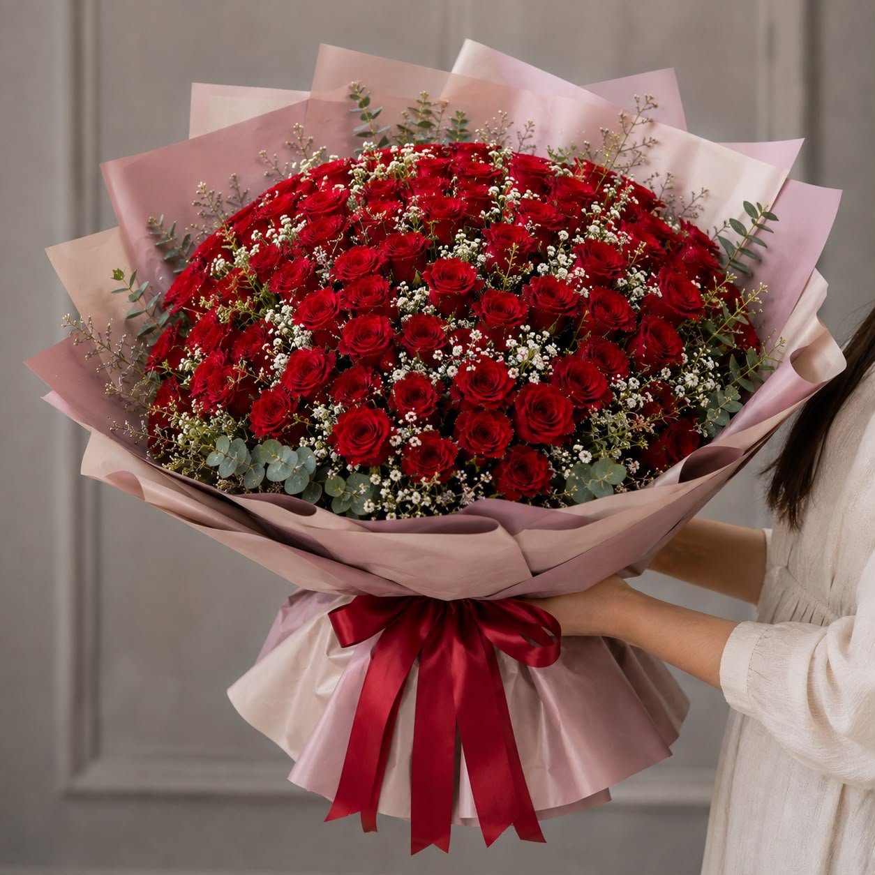 Elegant Fresh 50 Red Roses Flower Flat Bouquet 2