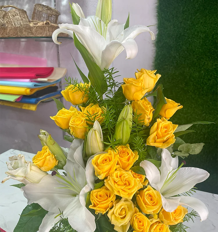 20 Yellow Roses with 3 White Oriental Lilly in Square Vase